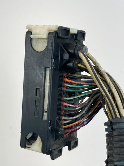 04-06 TOYOTA SIENNA 3.3L FWD ABS ANTI LOCK BRAKE PUMP MODULE PLUG CONNECTOR OEM