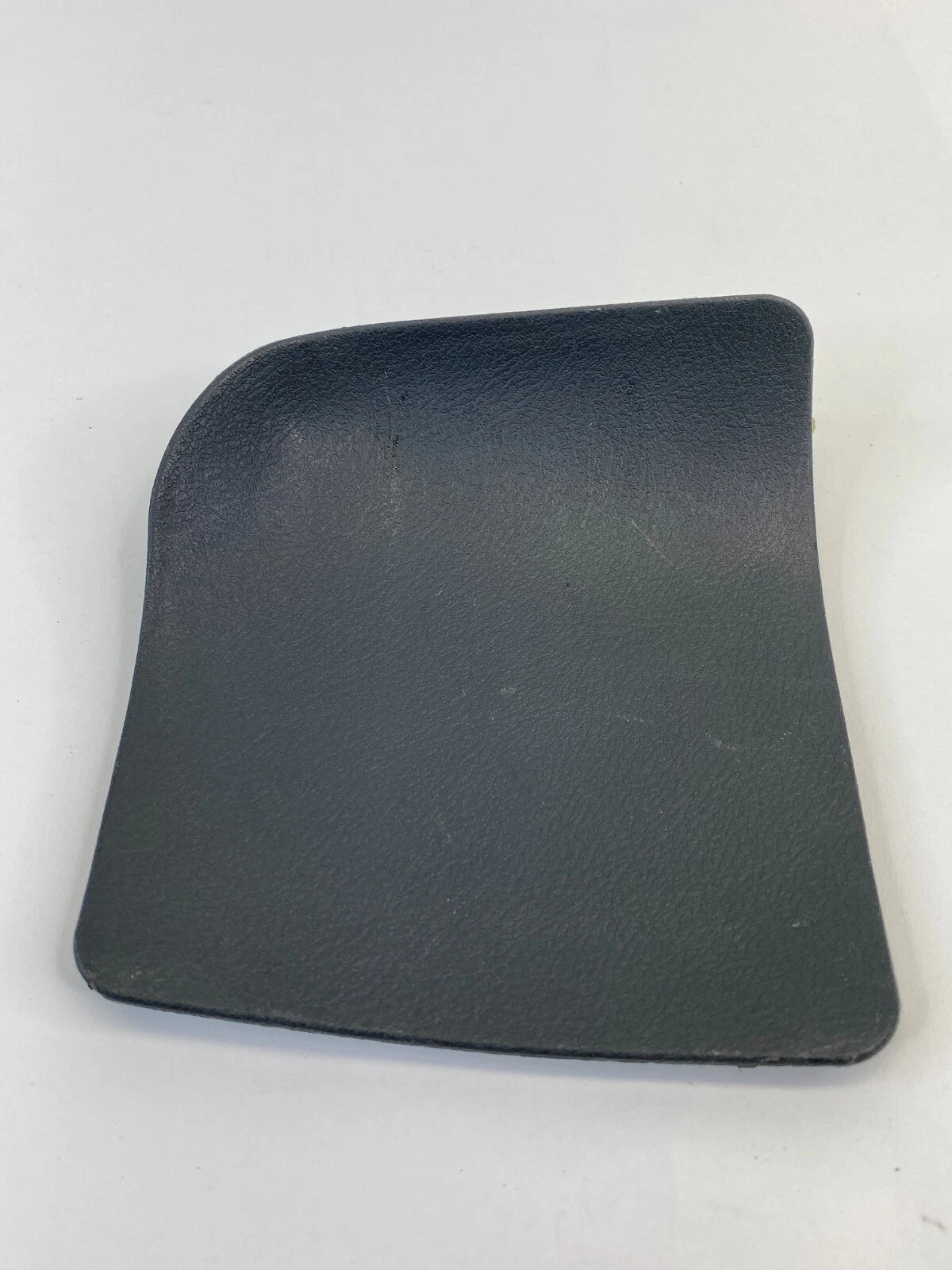 03-05 HONDA ACCORD SEDAN LEFT TAIL LIGHT TAILLIGHT COVER TRIM 84653-SDA-A010-M1