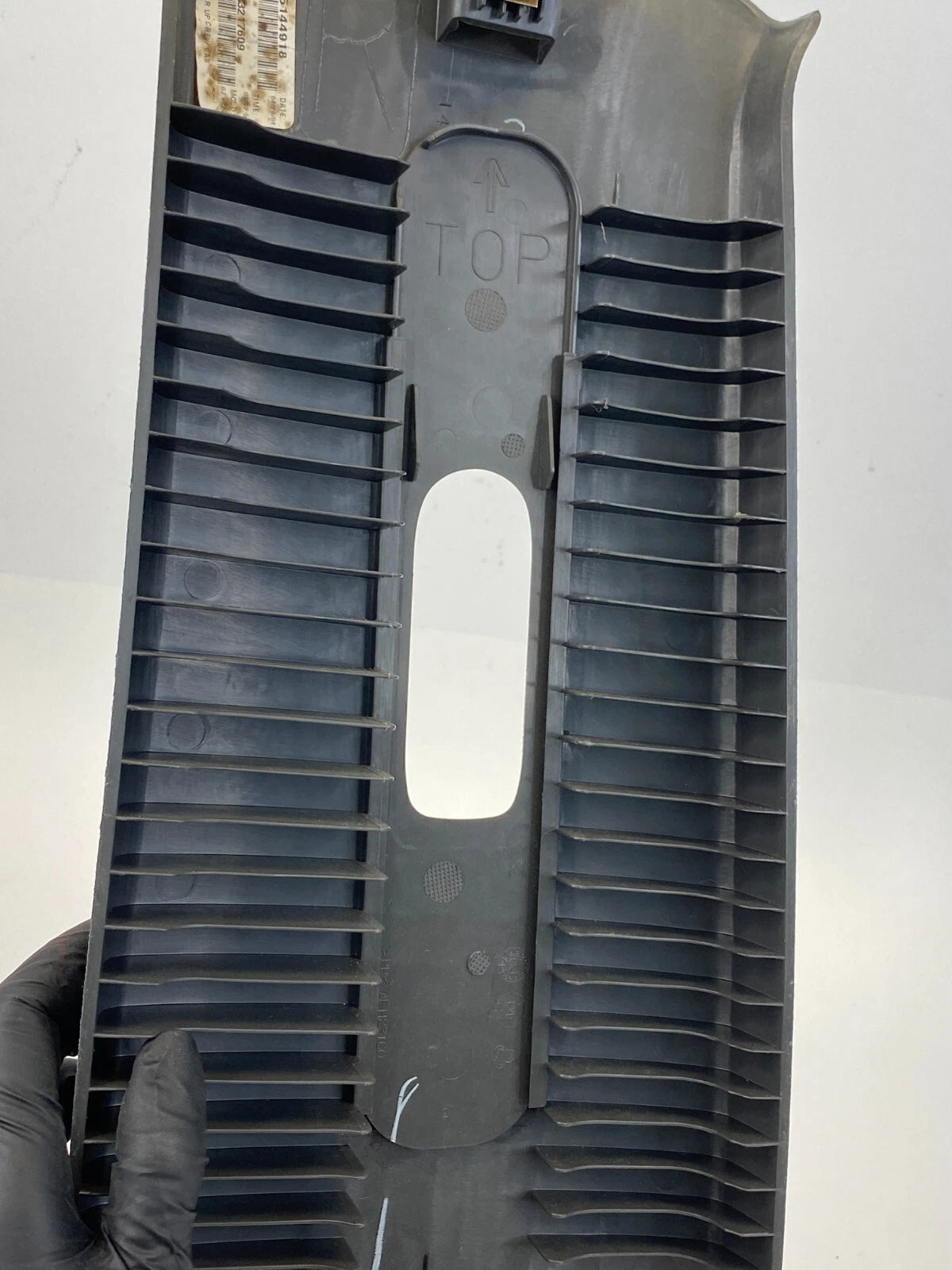 2004-2012 CHEVROLET COLORADO RIGHT PASSENGER B PILLAR COVER TOP TRIM PANEL