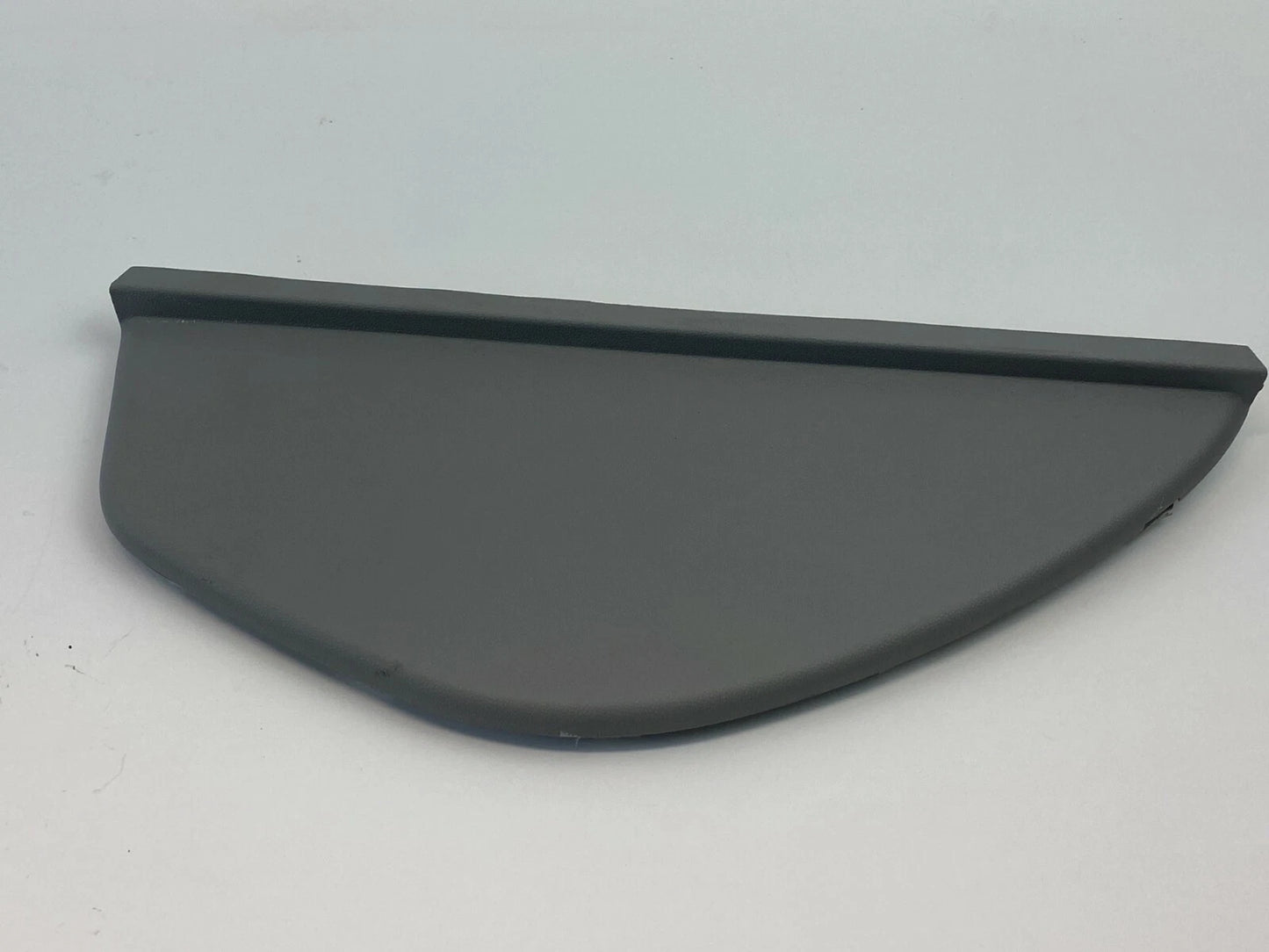 06-11 HYUNDAI ACCENT DASH FRONT RIGHT PASSENGER END CAP TRIM COVER 84726-1E000