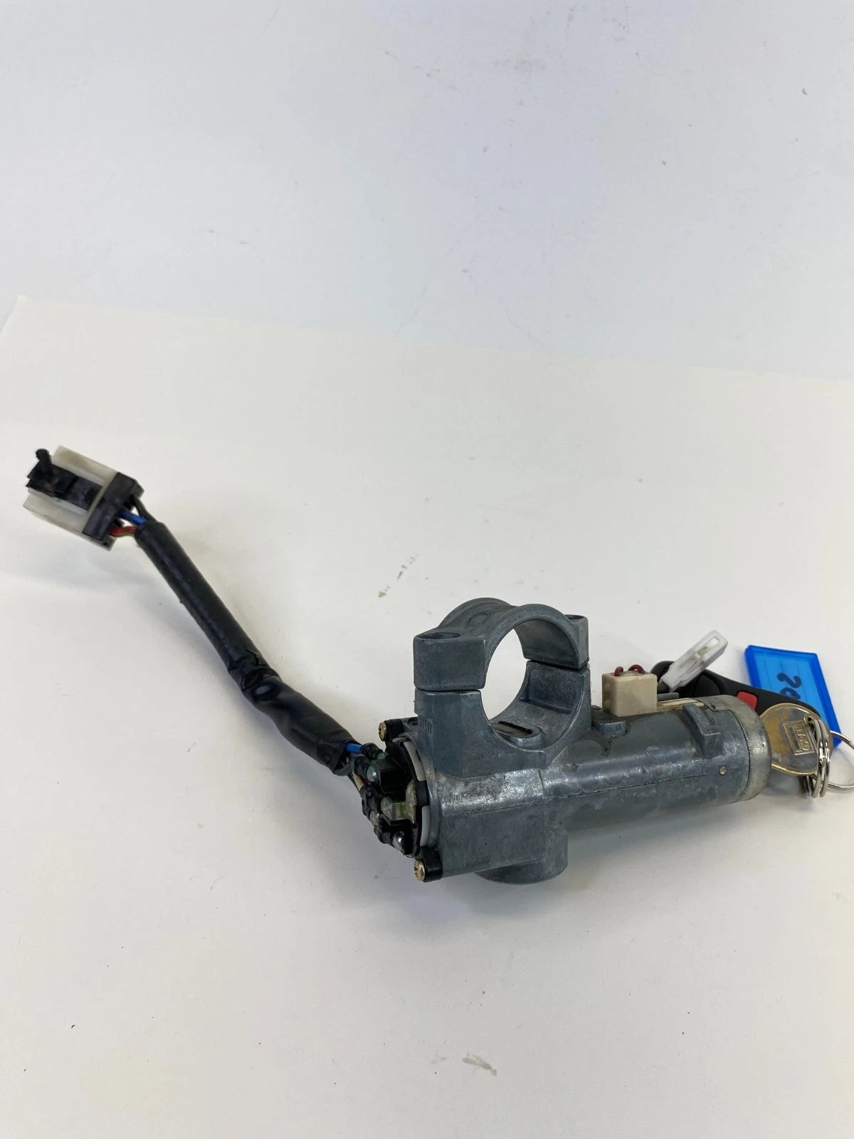 2000-2004 NISSAN XTERRA IGNITION SWITCH LOCK CYLINDER W/ KEY OEM