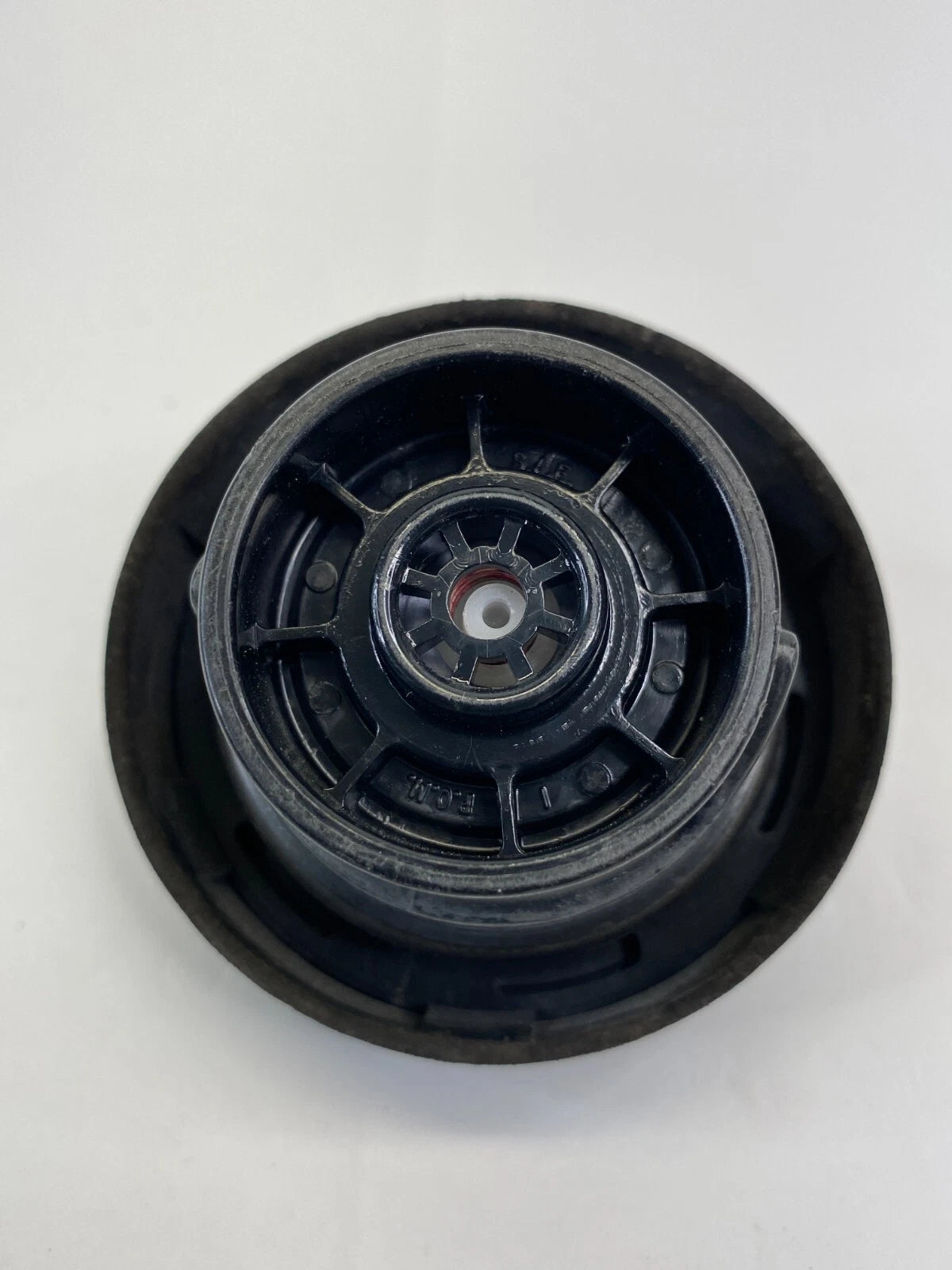 06-11 HYUNDAI ACCENT 04-17 ELANTRA FUEL TANK GAS FILLER CAP TIGHTEN 3 CLICKS OEM