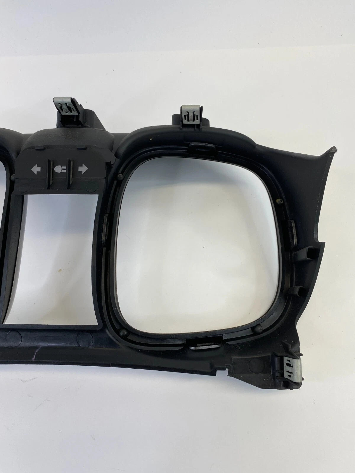 2013-2015 CHEVY MALIBU INSTRUMENT CLUSTER SPEEDOMETER TRIM BEZEL AKY87368 OEM
