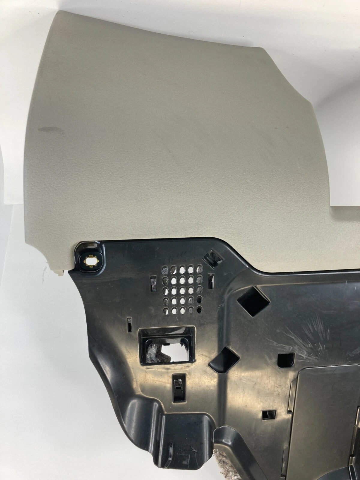 05-11 AUDI A6 QUATTRO UNDER DASH KNEE BLOSTER COLUMN KICK COVER TRIM 4F1-880-301