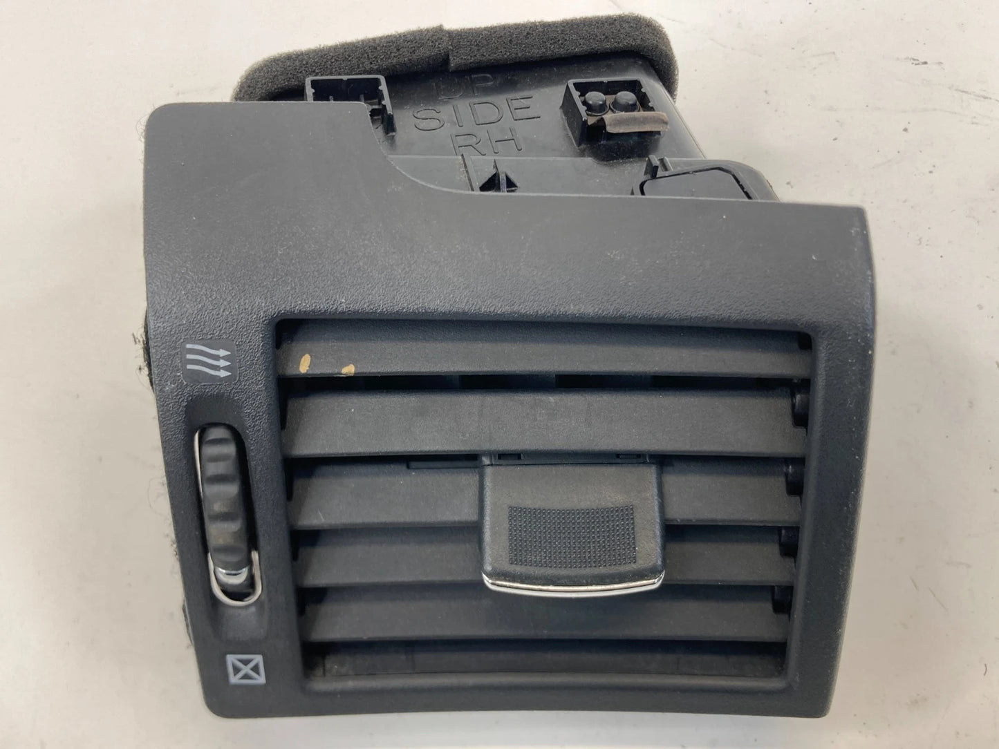 06-10 INFINITI M35 M45 FRONT RIGHT SIDE DASH AC AIR VENT GRILLE OUTLET 68760EG00