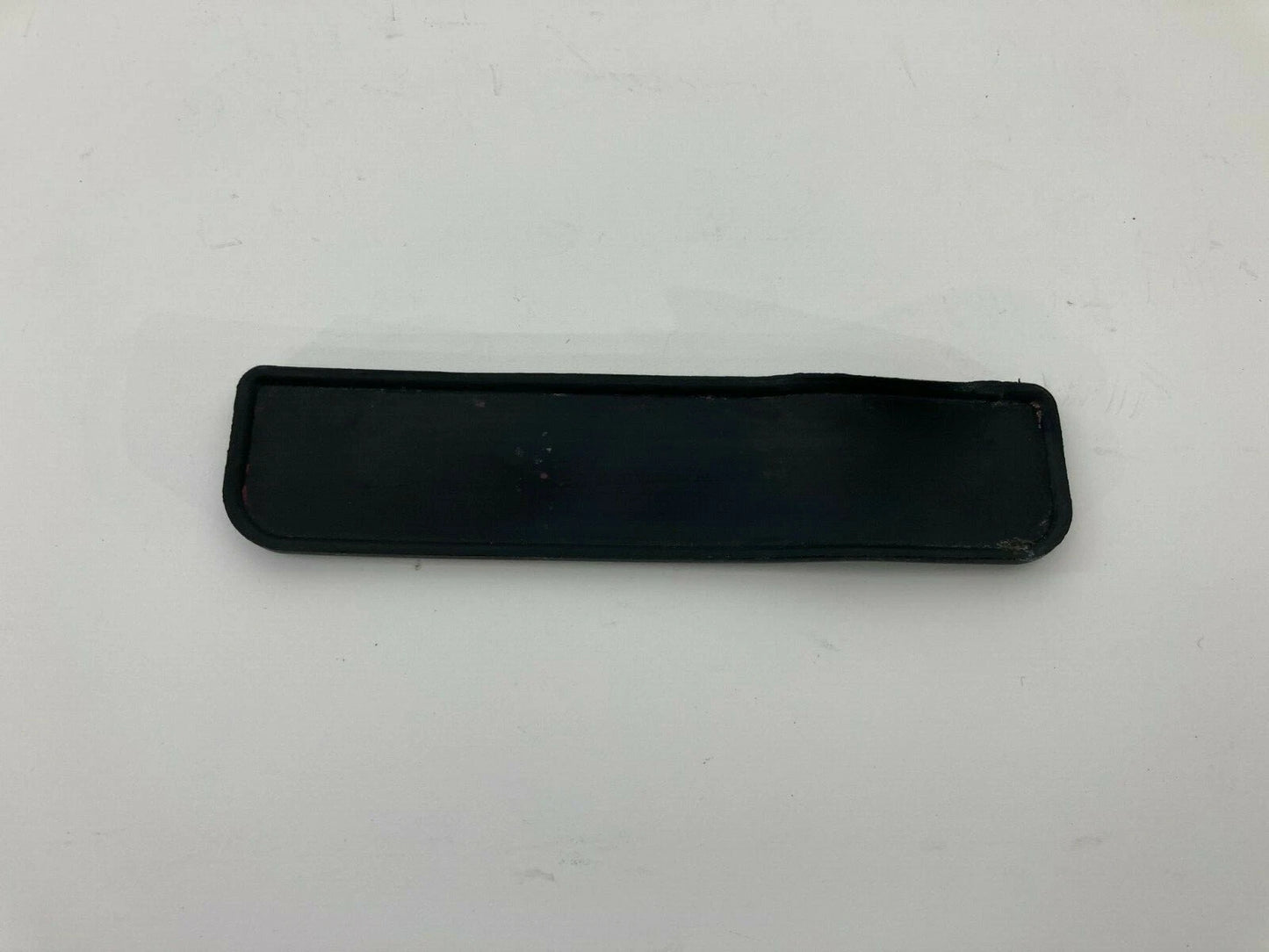 2003-2008 KIA SORENTO REAR LEFT BACK SIDE PAD COVER TRIM LID 93561-3E020 OEM
