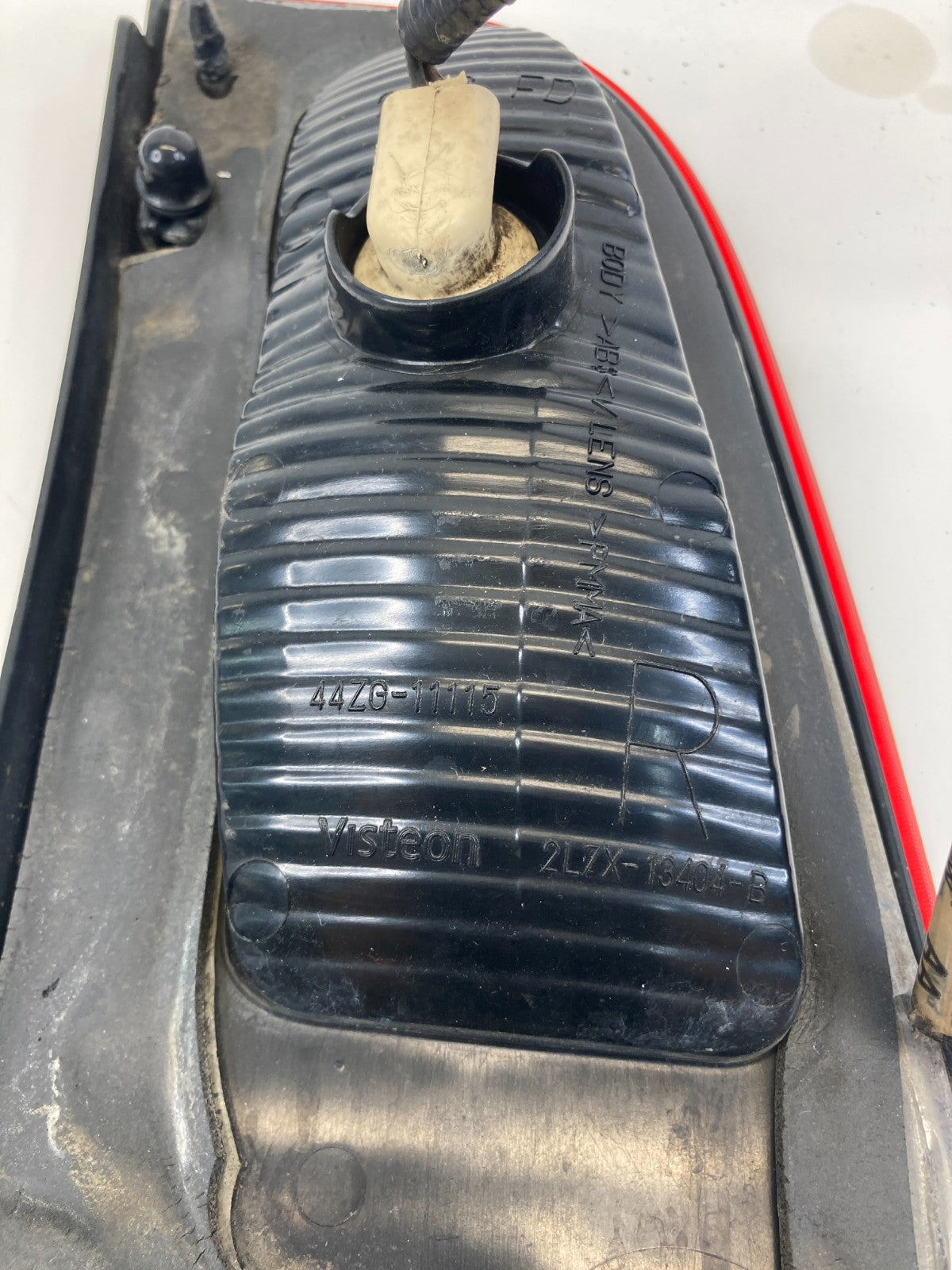 02-06 Lincoln Navigator Rear Right Side Inner Taillight Tail Light 44ZG-11115