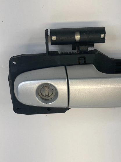 2001-2007 TOYOTA HIGHLANDER FRONT RIGHT PASSENGER SIDE EXTERIOR DOOR HANDLE OEM