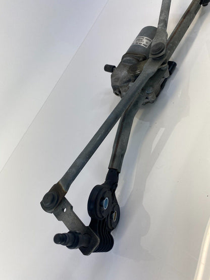 2007-2013 BMW X5 Front Windshield Wiper Transmission Linkage W/ Motor 4418698