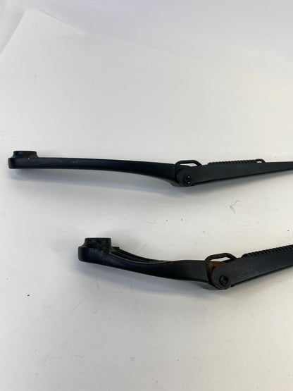 09-16 Audi A6 Quattro Front Right & Light Windshield Wiper Arm Pair 8K1-955-407