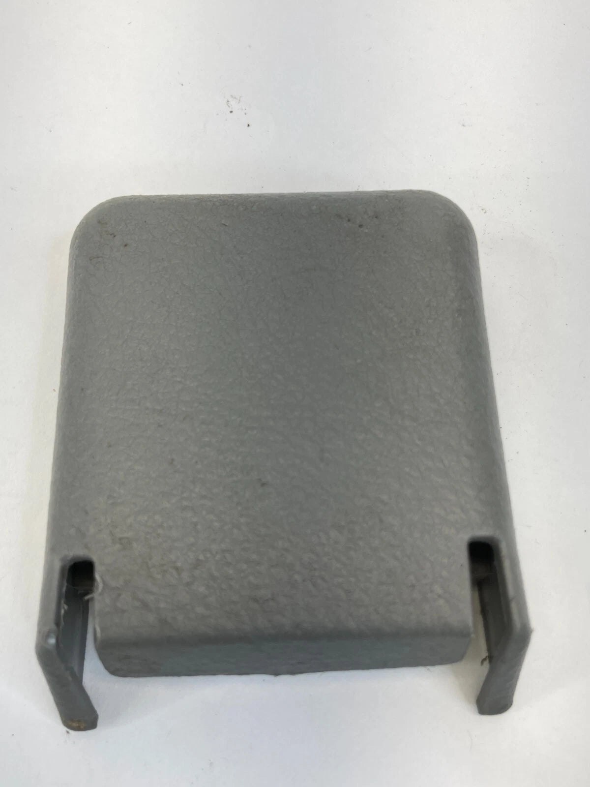 2006-2009 HYUNDAI SANTA FE FRONT RIGHT SEAT FOOT TRIM COVER 89051-2B000 OEM