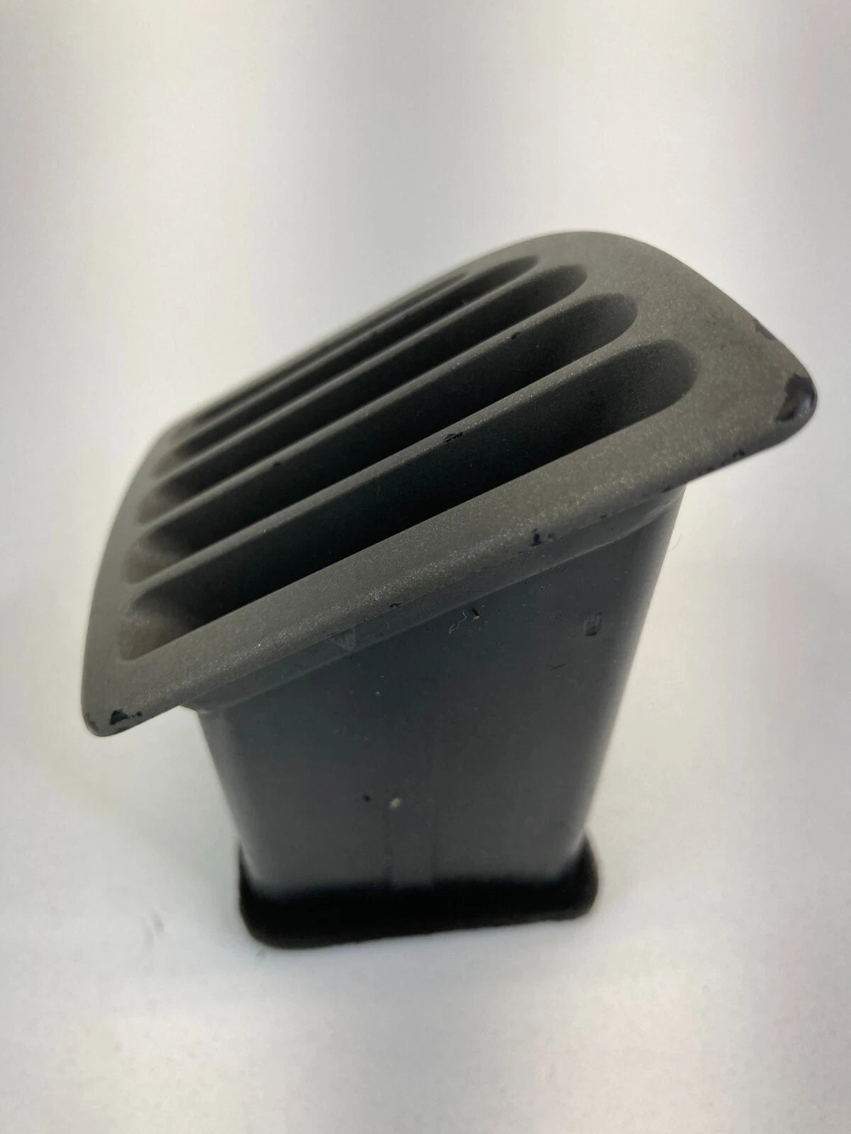 2003 2004 INFINITI G35 RIGHT SIDE DASH A/C AIR VENT DEFROSTER GRILL 68740-AM601
