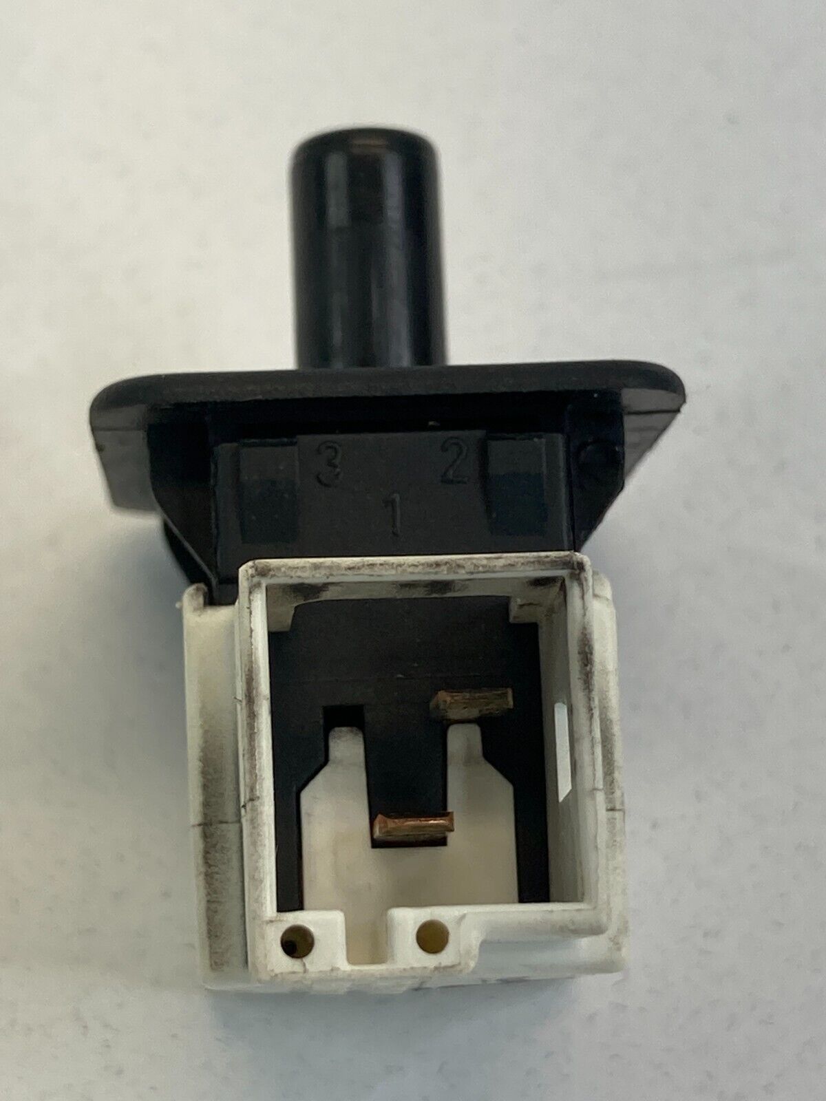 98-09 Mercedes Benz E320 Front Left Door Jamb Courtesy Lamp Switch 2028209410