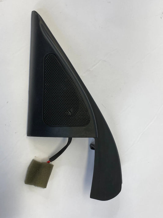 2009-2015 KIA SORENTO FRONT LEFT INNER DOOR QUADRANT COVER CORNER W/ SPEAKER OEM