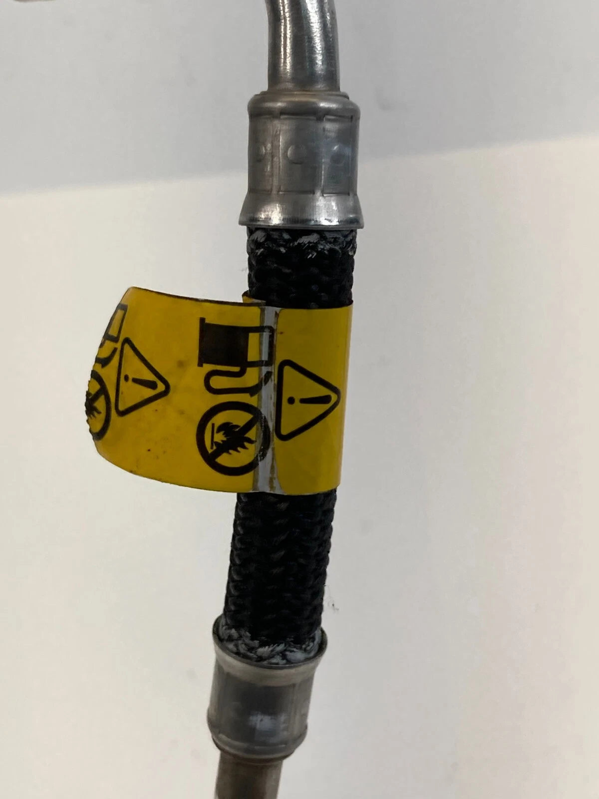 2012-2018 CHEVROLET SONIC 1.8L L4 ENGINE FUEL INJECTION RAIL W/ INJECTORS ASSY