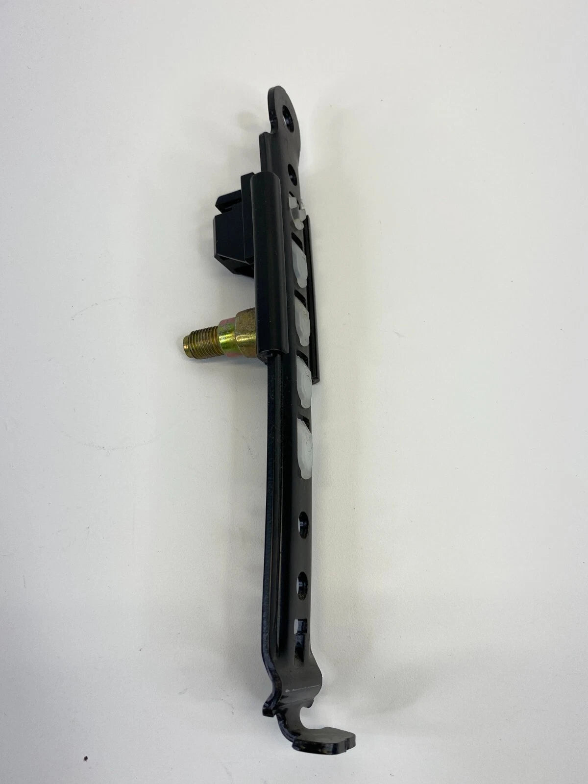 02 03 LEXUS ES300 04-06 ES330 RIGHT SIDE SEAT BELT HEIGHT ADJUSTER D526001 OEM