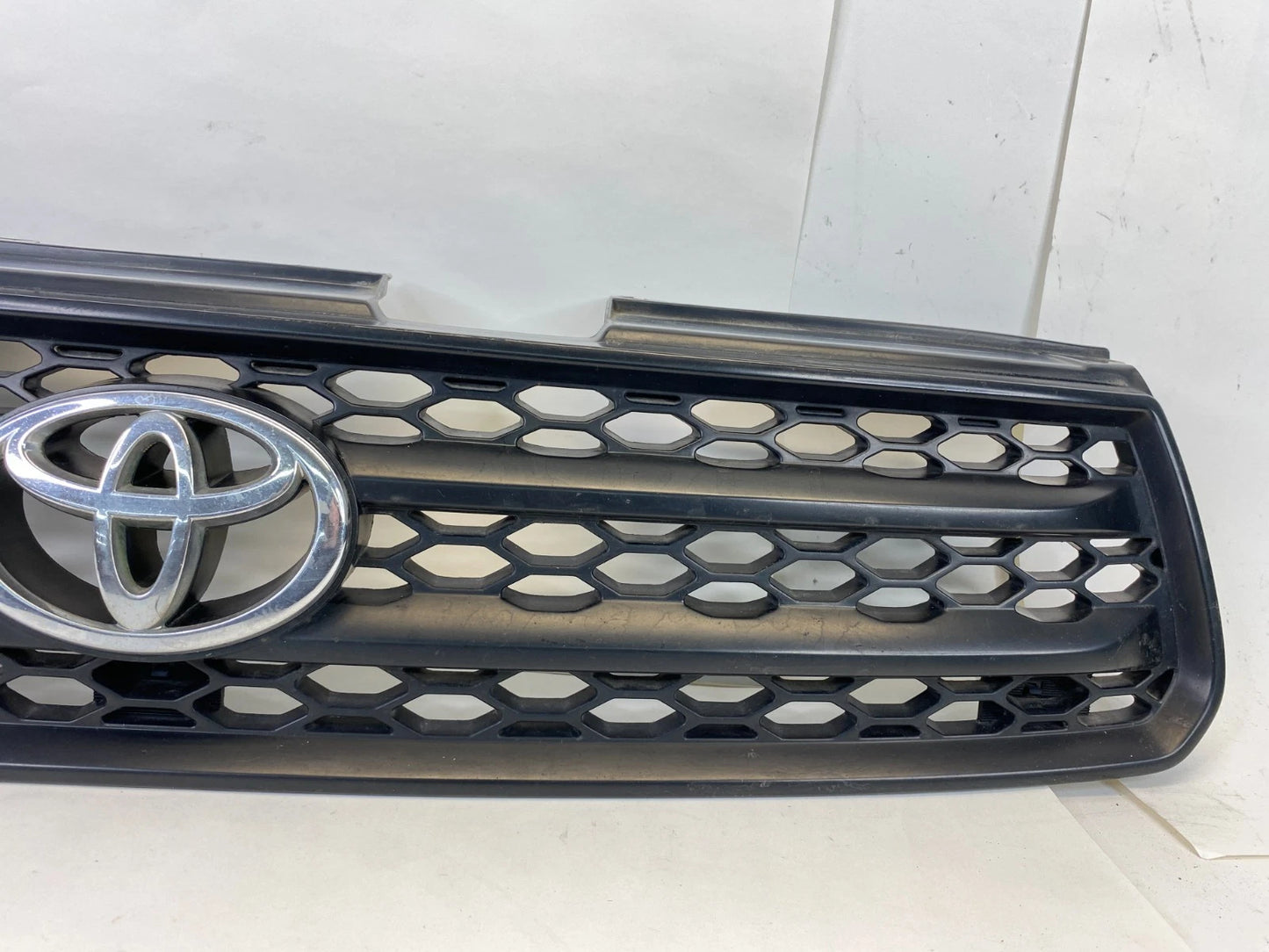2001-2003 TOYOTA RAV4 FRONT TOP UPPER GRILL GRILLE ASSEMBLY OEM