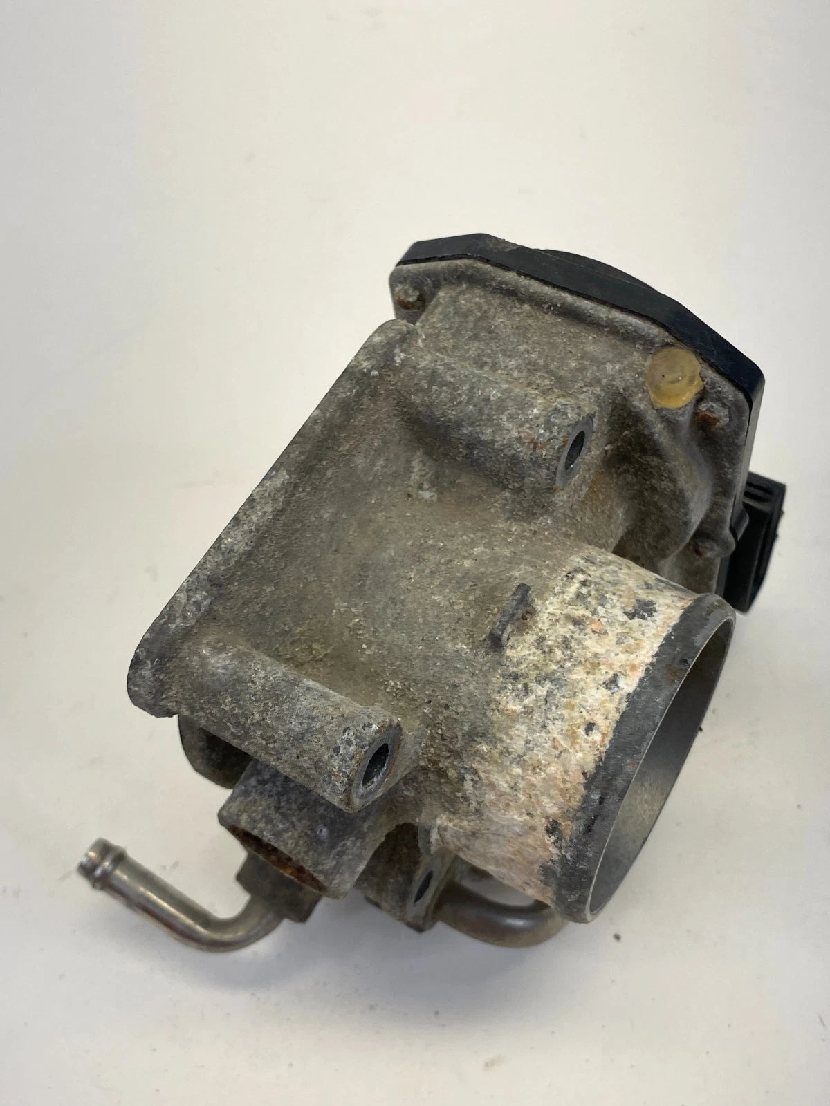 2007-2018 TOYOTA YARIS HATCHBACK 1.5L THROTTLE BODY VALVE UNIT OEM 2203021030