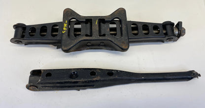 2005-2010 CHRYSLER 300 EMERGENCY SPARE TIRE JACK ASSY 04782999AC OEM