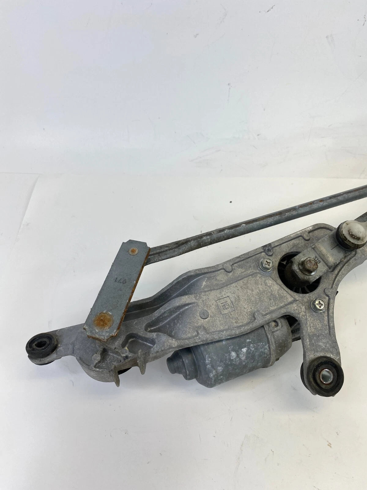 2011-2017 BUICK REGAL FRONT WIPER MOTOR TRANSMISSION LINKAGE ASSY 13227392 OEM