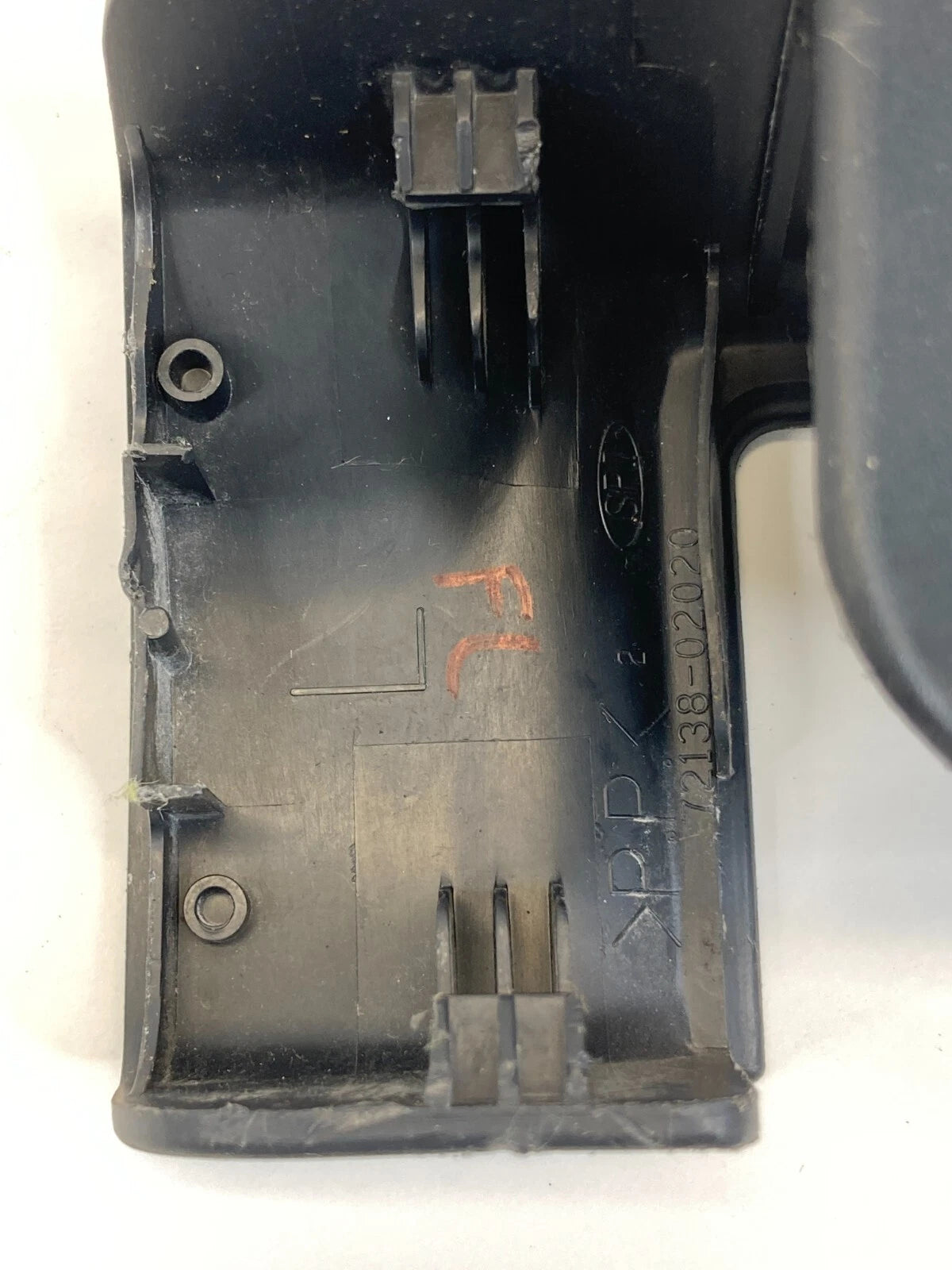 1998-2002 TOYOTA COROLLA LEFT SEAT TRACK END COVER TRIM 72138-02020 OEM