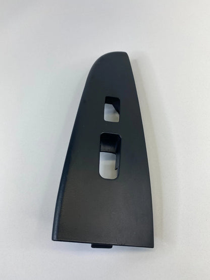 07-10 HYUNDAI ELANTRA FRONT RIGHT DOOR WINDOW SWITCH BEZEL COVER TRIM 935752H200