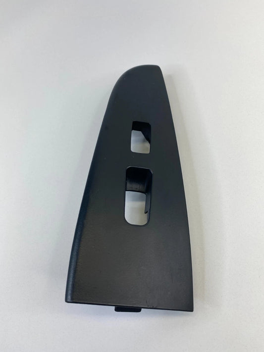 07-10 HYUNDAI ELANTRA FRONT RIGHT DOOR WINDOW SWITCH BEZEL COVER TRIM 935752H200