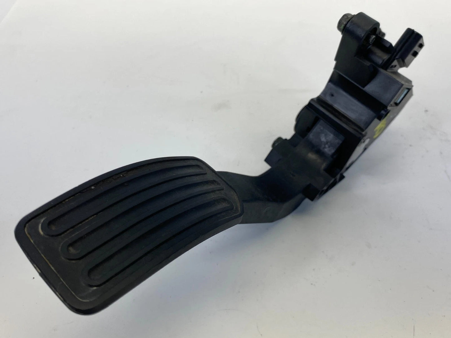 2013-2019 NISSAN SENTRA S SV SR SL ACCELERATOR GAS PEDAL ASSEMBLY 18002-3RA0 OEM