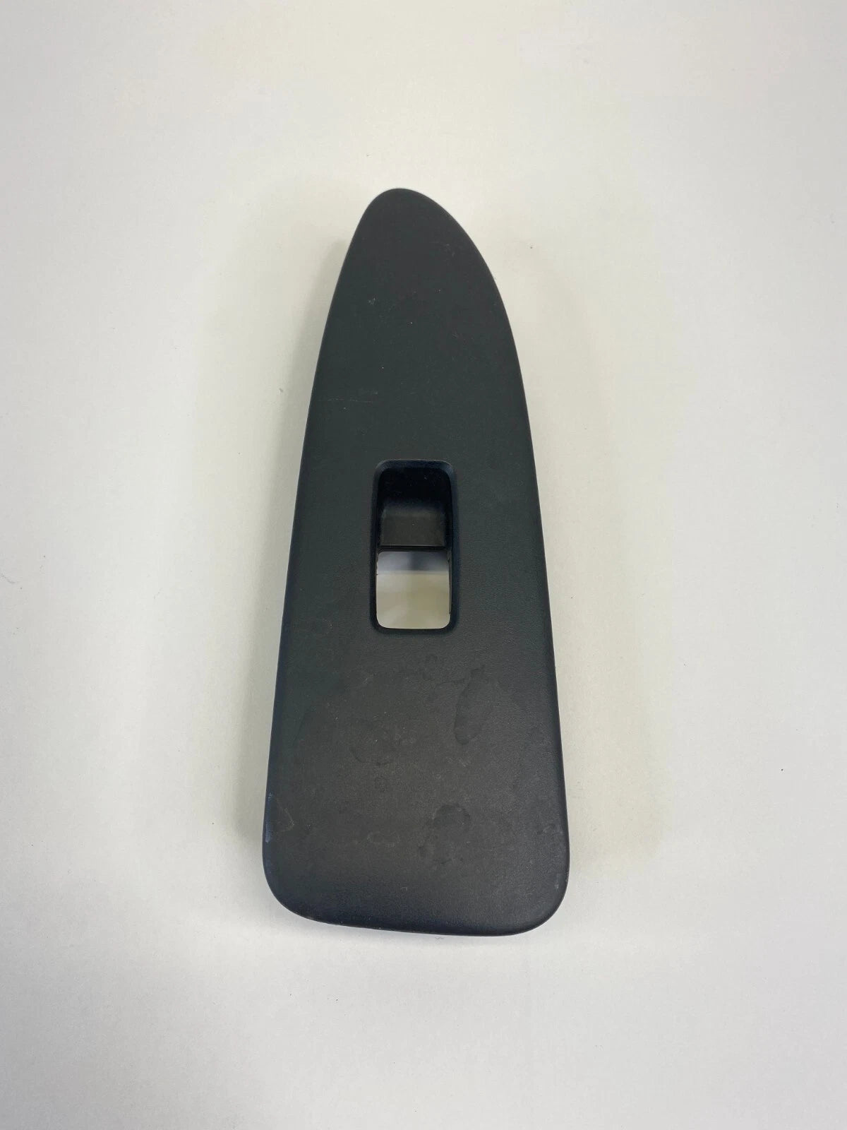 2002 2003 LEXUS ES300 REAR RIGHT SIDE DOOR WINDOW SWITCH COVER TRIM 74271-33120