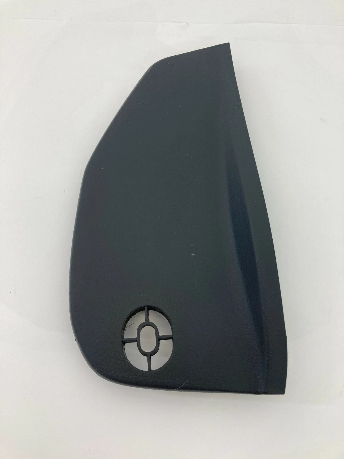 2003-2009 KIA SORENTO FRONT LEFT DASHBOARD END CAP COVER PLASTIC OEM 847303E000
