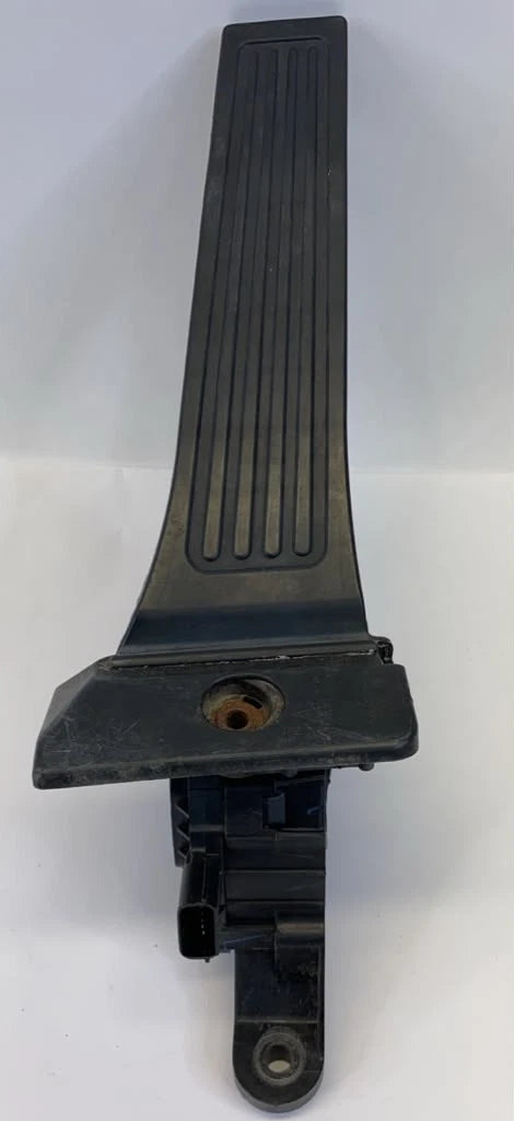 2013-2018 HYUNDAI SANTA FE SPORT GAS PEDAL ACCELERATOR SENSOR 32700-4Z000 OEM