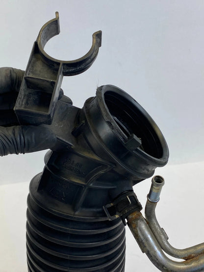 2010 2011 HONDA CR-V 2.4L L4 A/T AIR CLEANER INTAKE HOSE W/ CHAMBER AIR FLOW OEM