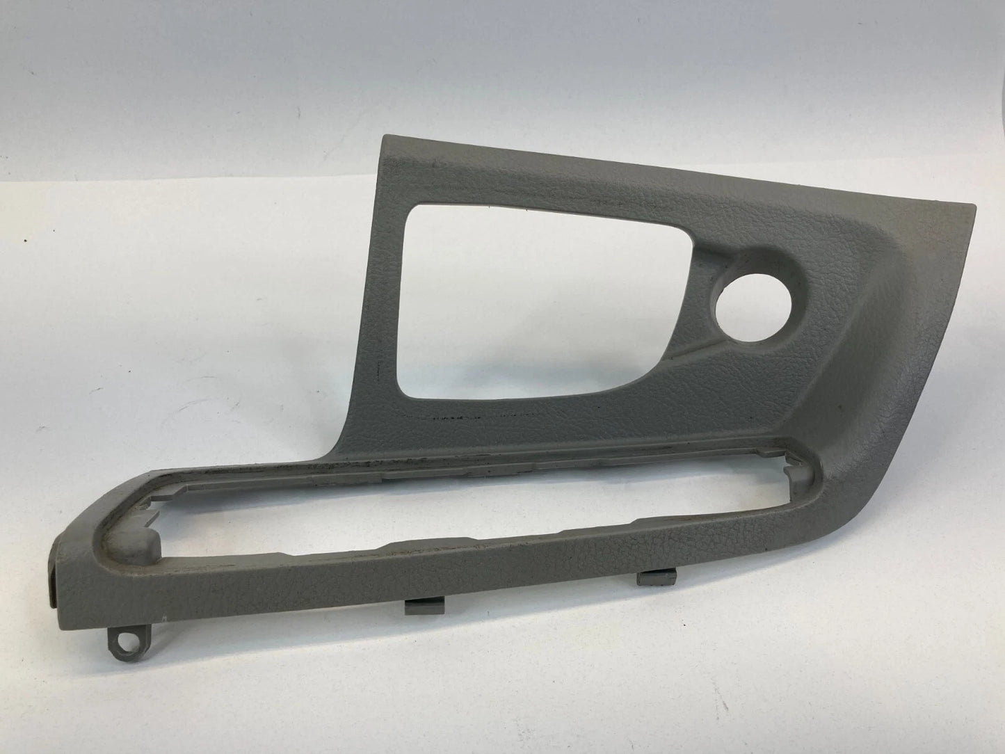 04-09 KIA SPECTRA FRONT LEFT SIDE DOOR PANEL SWITCH BEZEL GARNISH 82334-2F000