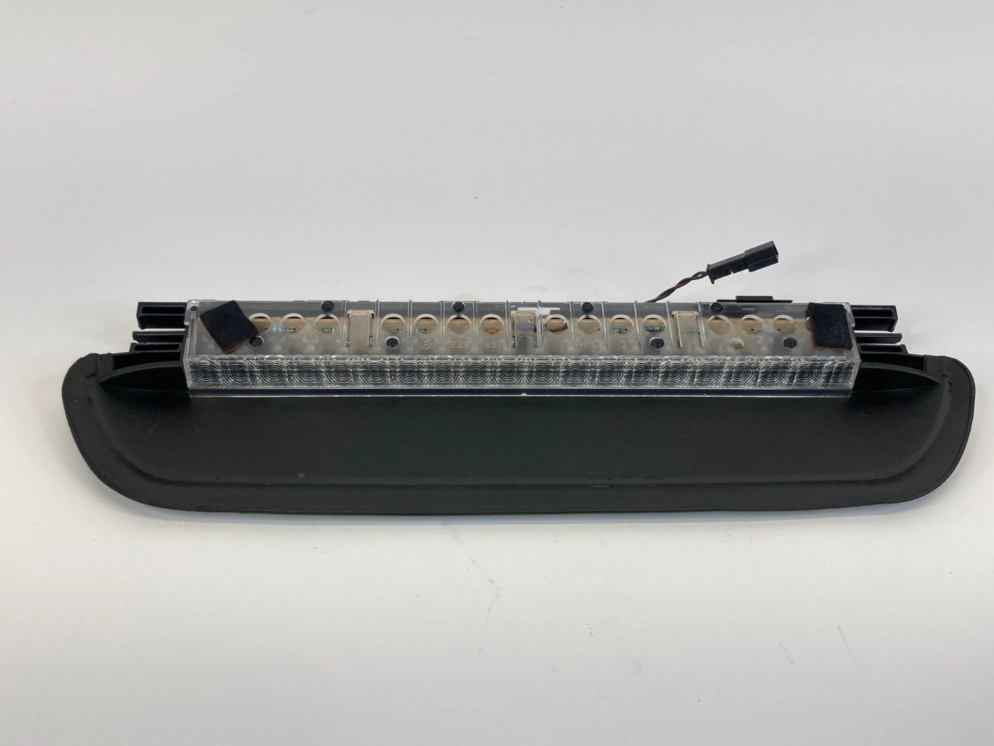 09 10 BMW 535I XDRIVE SEDAN THIRD BRAKE LIGHT HIGH MOUNTED STOP LAMP 229951 OEM