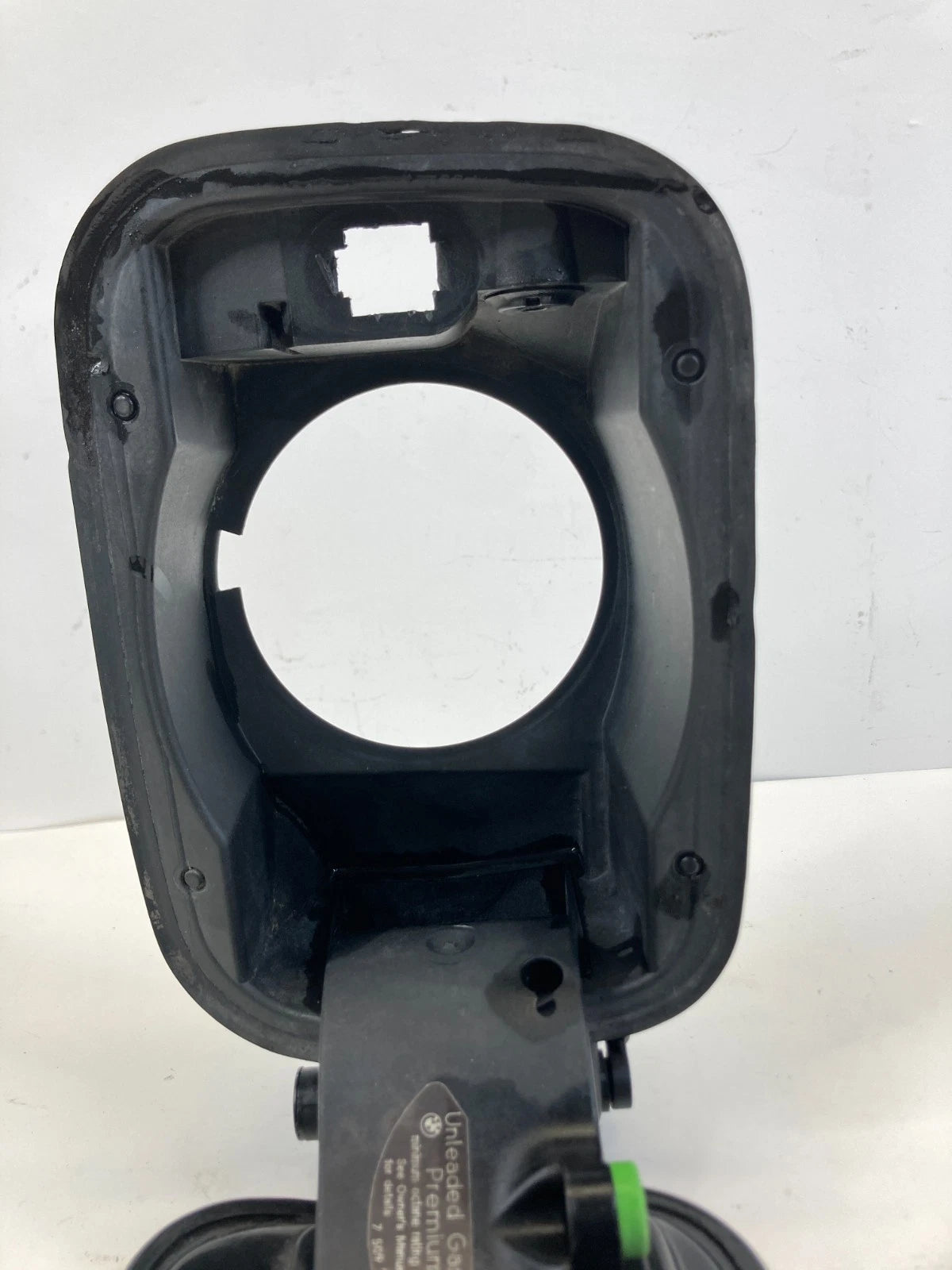 2004-2007 BMW 525I SEDAN FUEL GAS TANK DOOR FILLER LID COVER OEM 7183712