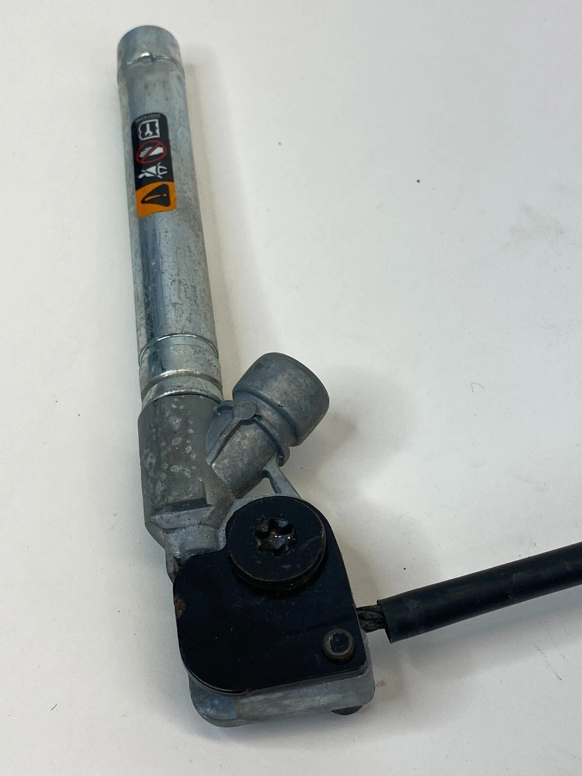 2015-2017 CHEVY SONIC FRONT LEFT DRIVER SIDE SEAT BELT RETRACTOR 617631900C OEM