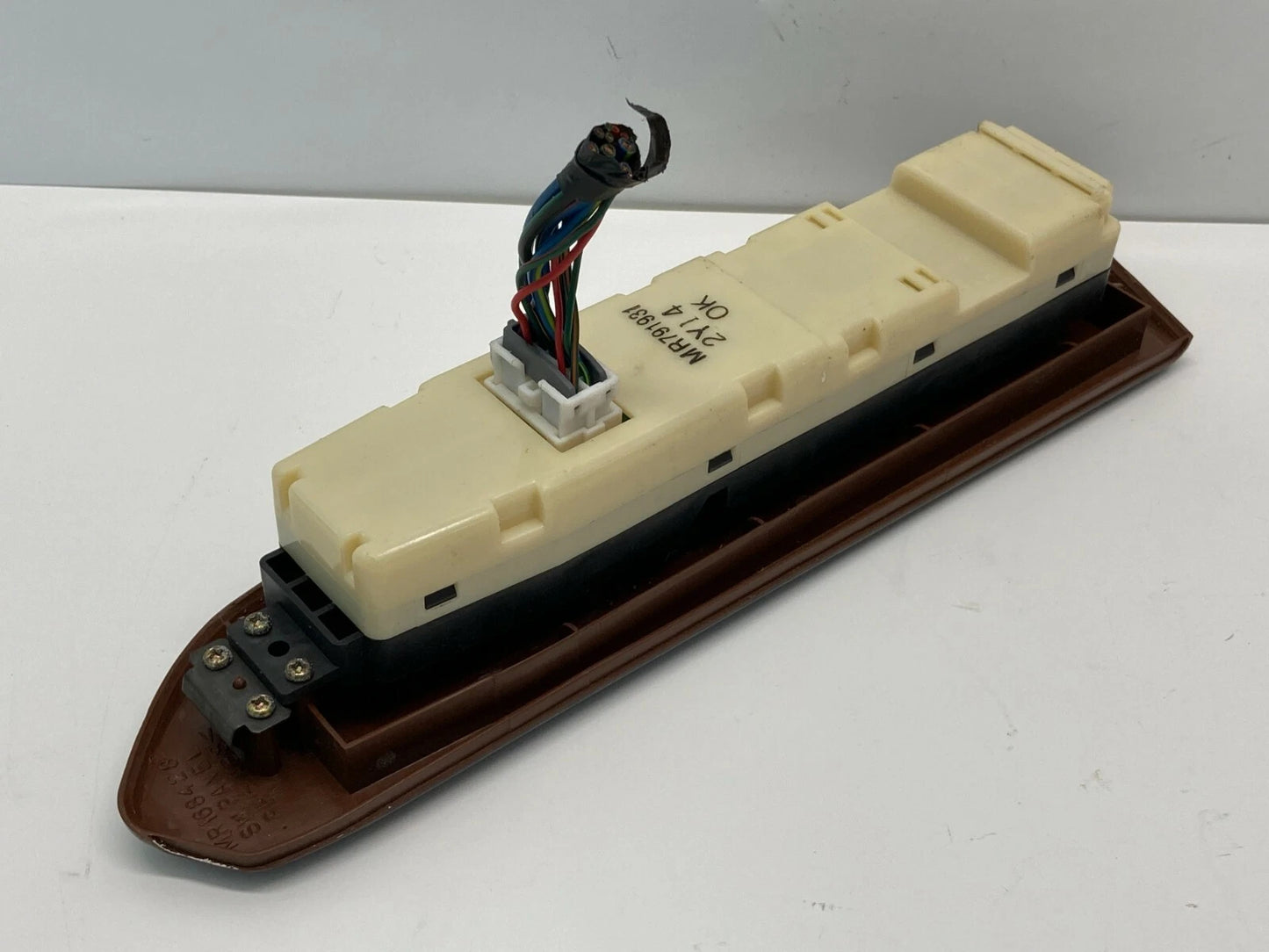 1999-2003 MITSUBISHI DIAMANTE FRONT RIGHT PASSENGER WINDOW SWITCH MR791931 OEM