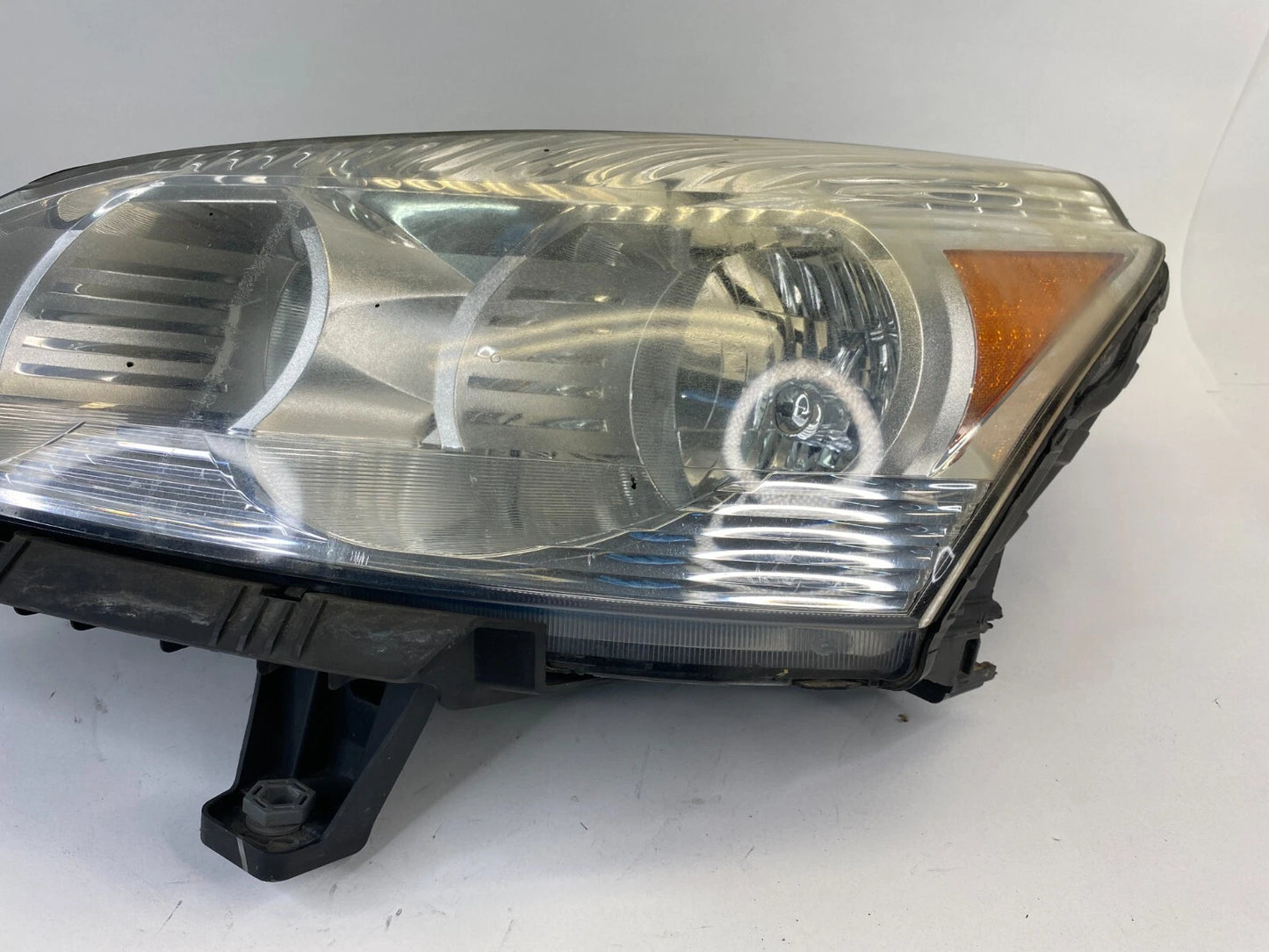 2009-2012 CHEVROLET TRAVERSE FRONT LEFT DRIVER HEADLIGHT HEAD LAMP LIGHT HALOGEN
