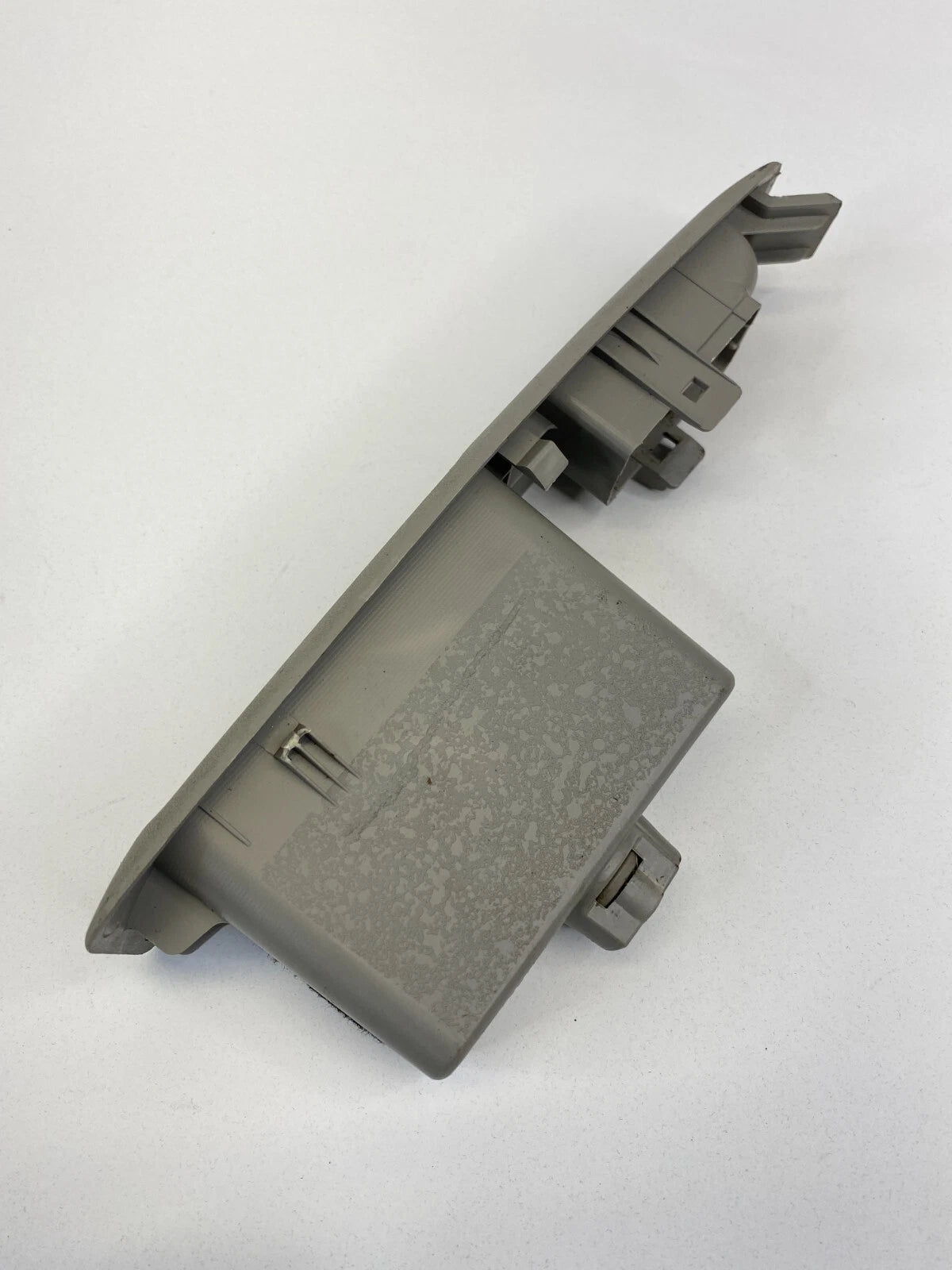 2008-2013 NISSAN ROGUE REAR RIGHT SIDE DOOR WINDOW SWITCH COVER BEZEL 82960JM00A