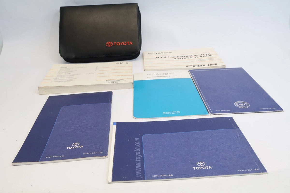2006 TOYOTA PRIUS OWNERS MANUAL NAVIGATION SYSTEM MAINTENANCE GUIDE SET W/ CASE