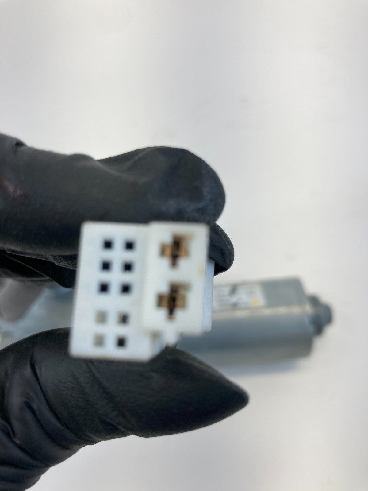 2006 Mercedes-Benz CLS500 Sunroof Sun Roof Motor Assembly 203-820-31-42 OEM