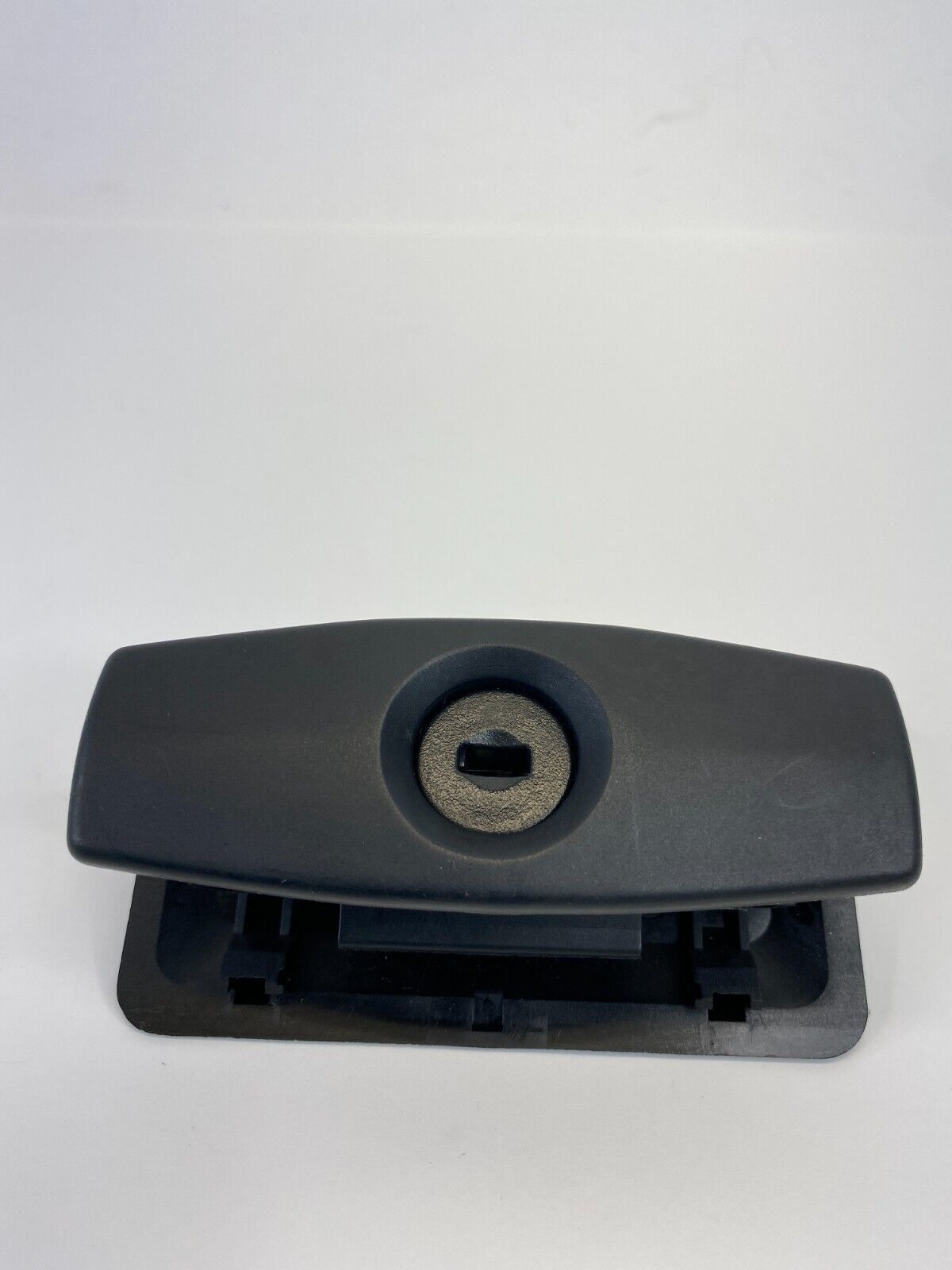 04 05 06 07 BMW 530i 525i Dash Glove Box Lock Latch Door Handle OEM