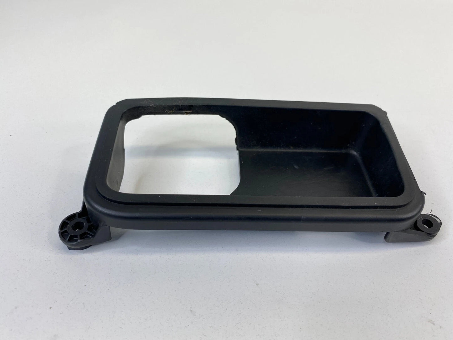2011-2015 LINCOLN MKX 11-14 EDGE REAR RIGHT INNER BRACKET DOOR HANDLE TRIM OEM