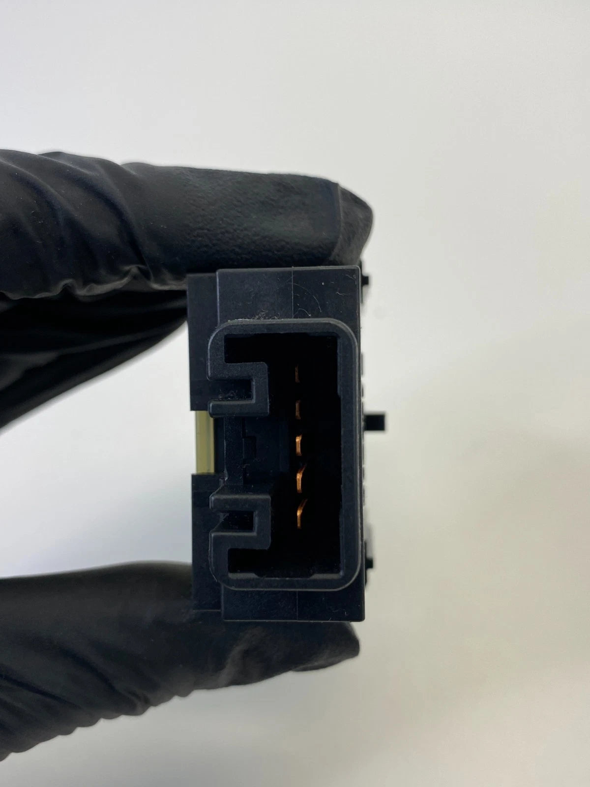 2003-2008 TOYOTA COROLLA REAR WINDSHIELD DEFROST SWITCH BUTTON CONTROL 15A410