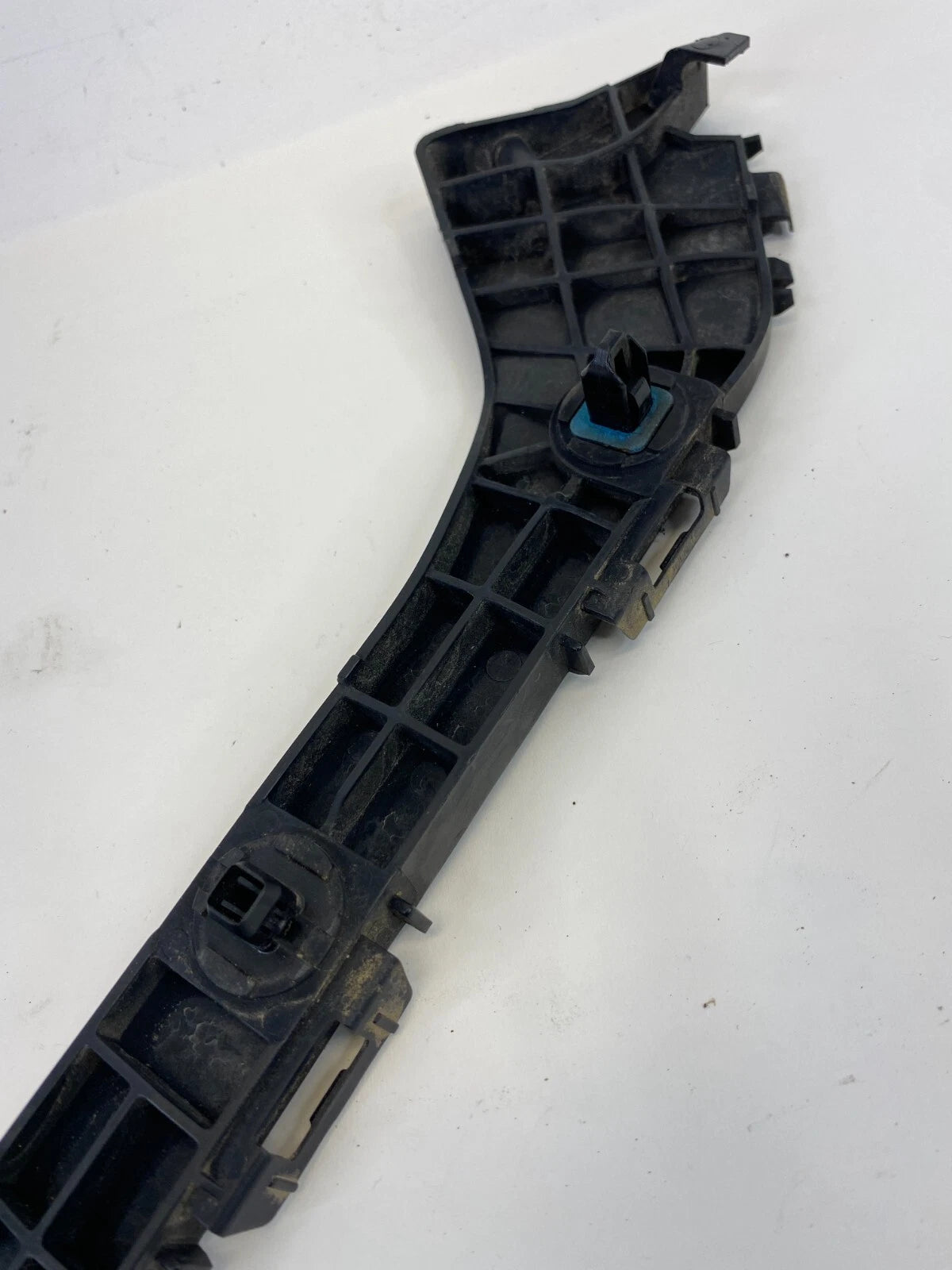 2010-2015 TOYOTA PRIUS REAR RH SIDE BUMPER MOUNTING BRACKET UNIT OEM 52575-47020