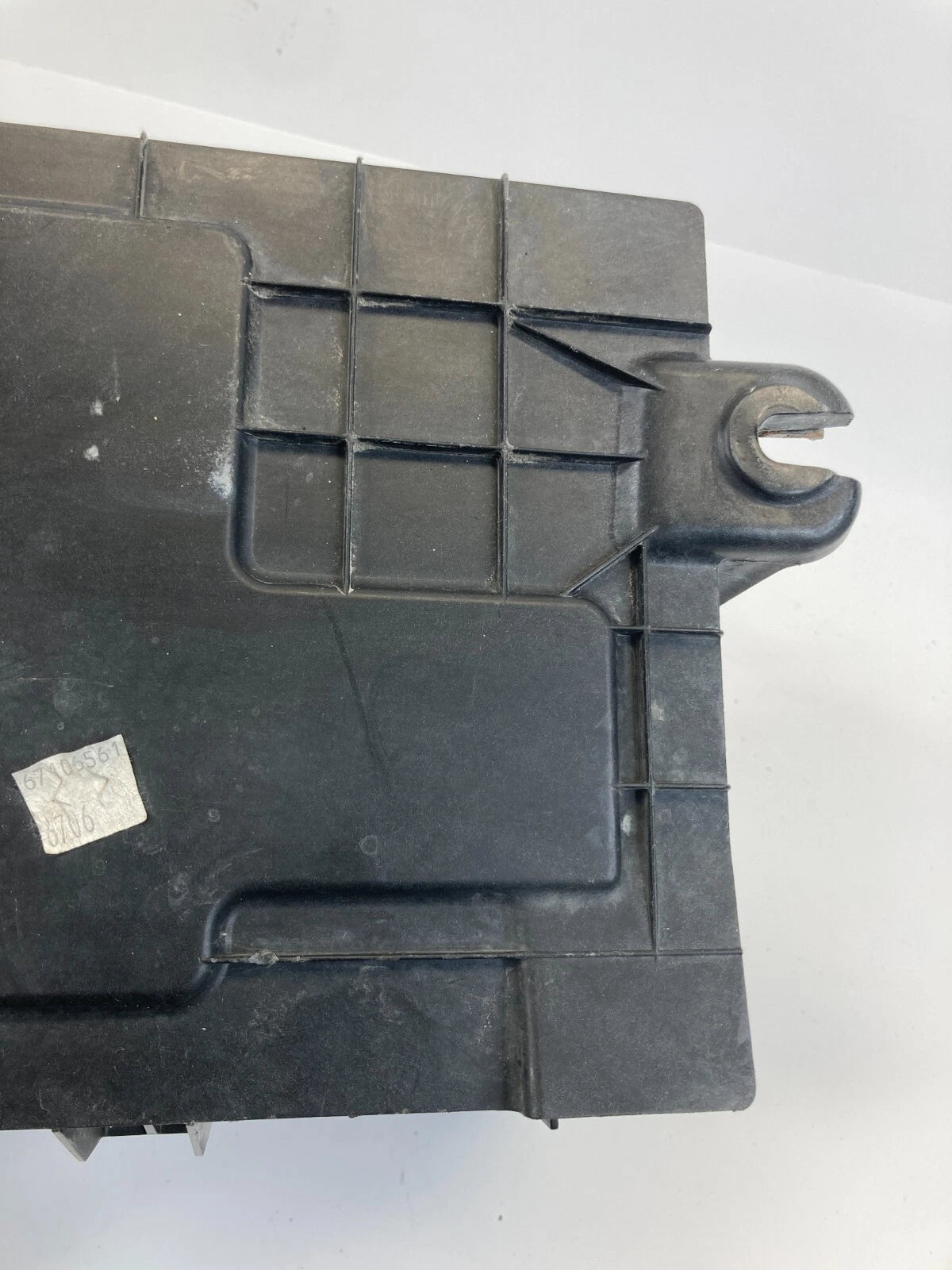 2014 2015 CHEVROLET MALIBU SEDAN BATTERY SUPPORT TRAY PAD HOLDER COVER 23448318
