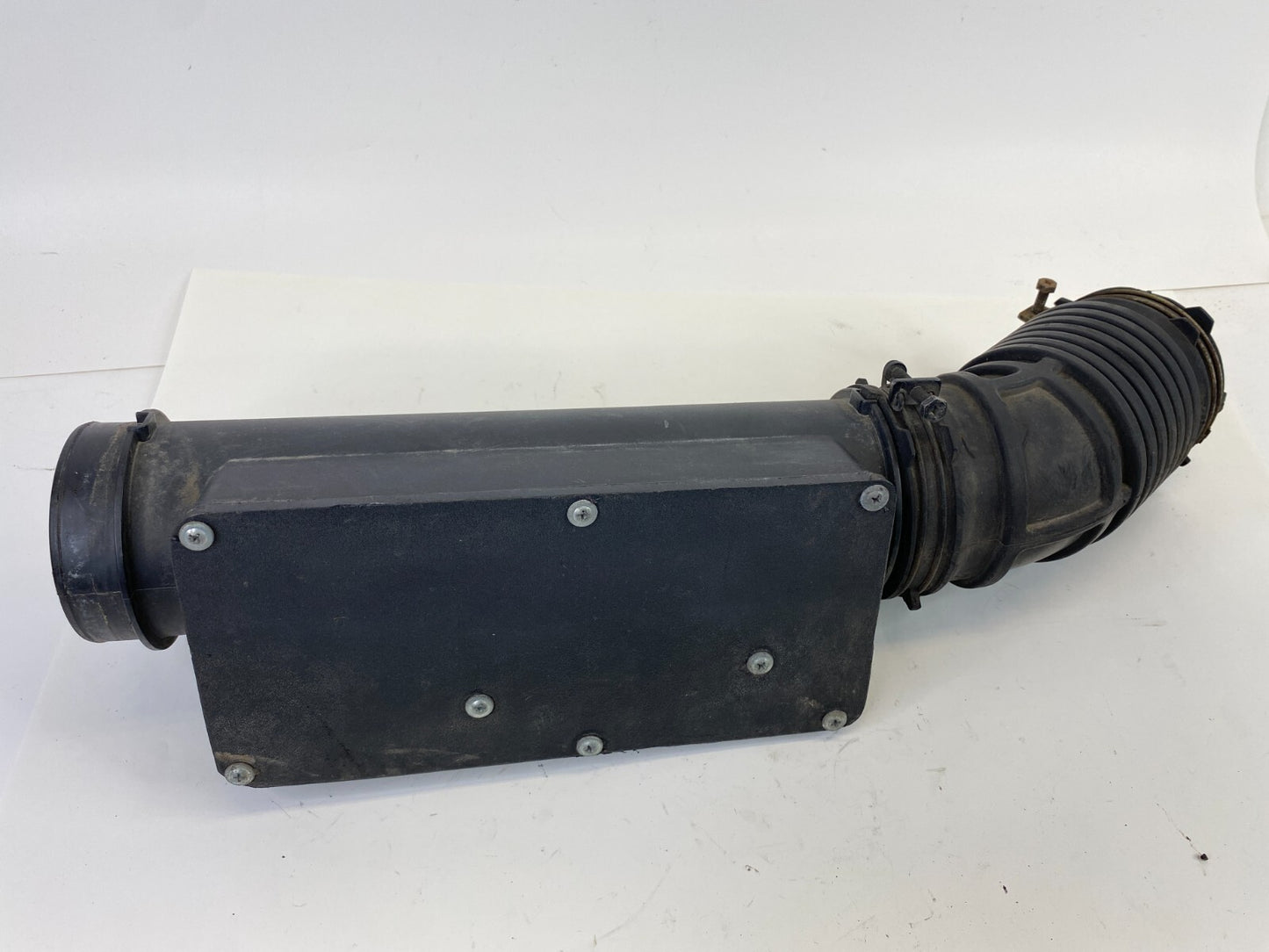 2009-2011 Kia Borrego 3.8L 24V 4WD Air Intake Hose Duct Pipe 28139-2J200 OEM