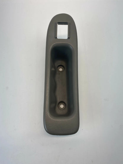 01-05 CHEVROLET IMPALA FRONT RIGHT PASSENGER SIDE DOOR WINDOW SWITCH COVER BEZEL