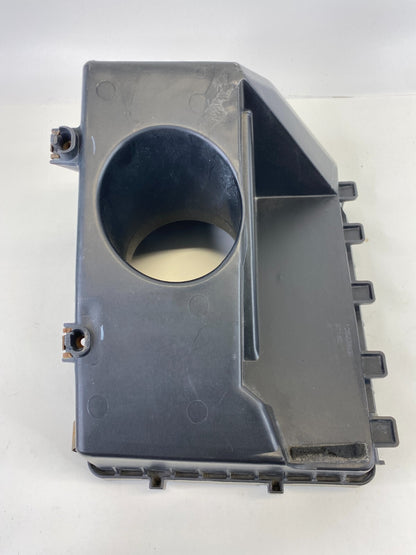 2005-2008 Pontiac Grand Prix 3.8L V6 Air Cleaner Intake Box Upper Cover OEM