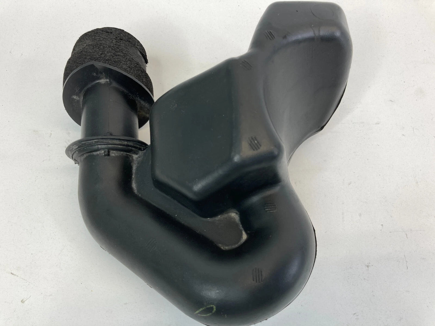 12-18 FORD FOCUS 2.0L ENGINE AIR CLEANER INLET HOSE TUBE RESONATOR BV61-9F764-AC